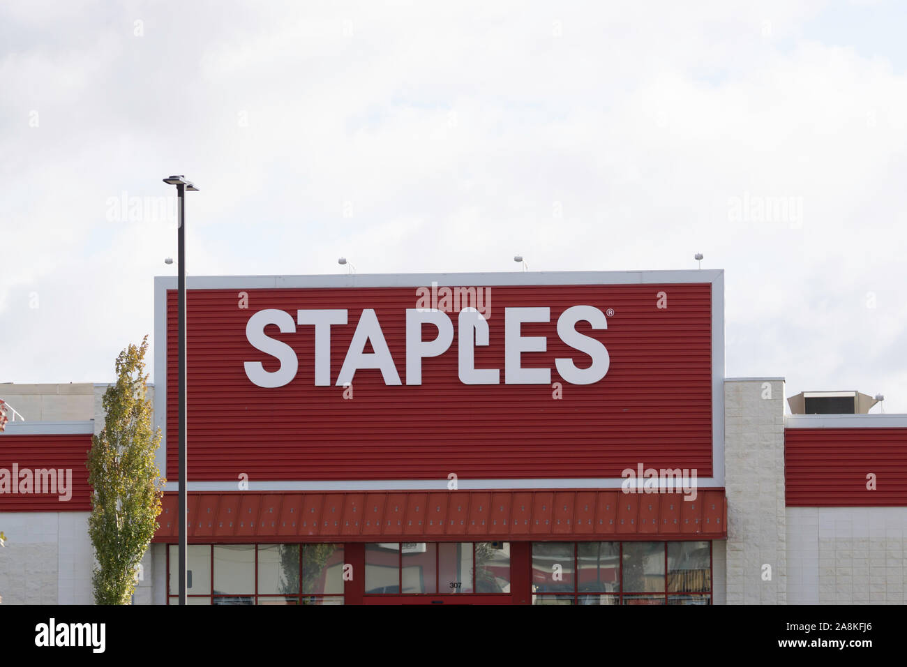 Staples logo hires stock photography and images Alamy