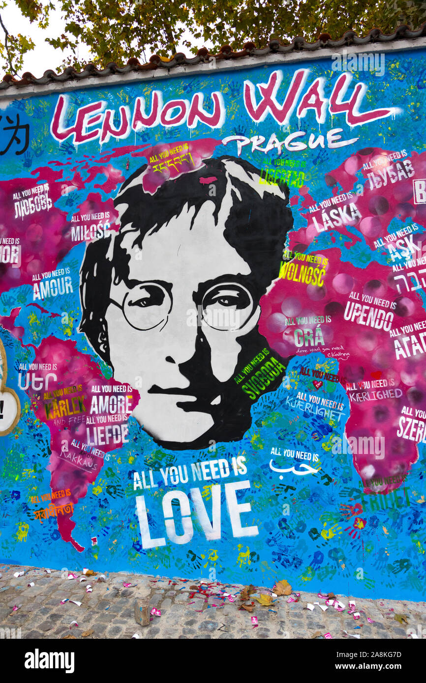 War paint the musical hires stock photography and images Alamy