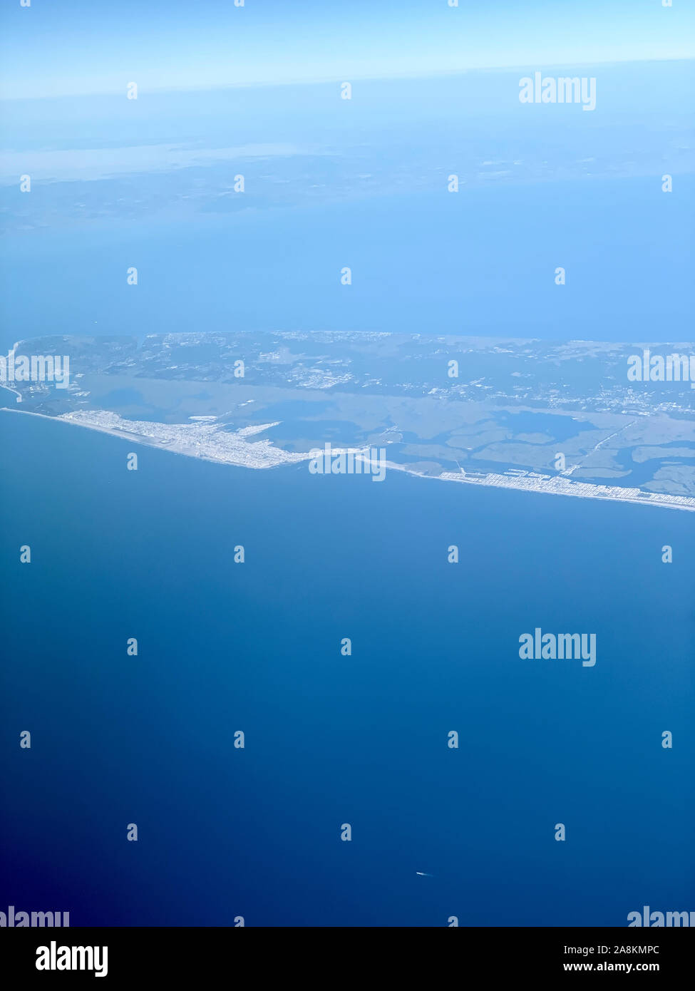 Aerial oceanside city hi-res stock photography and images - Alamy