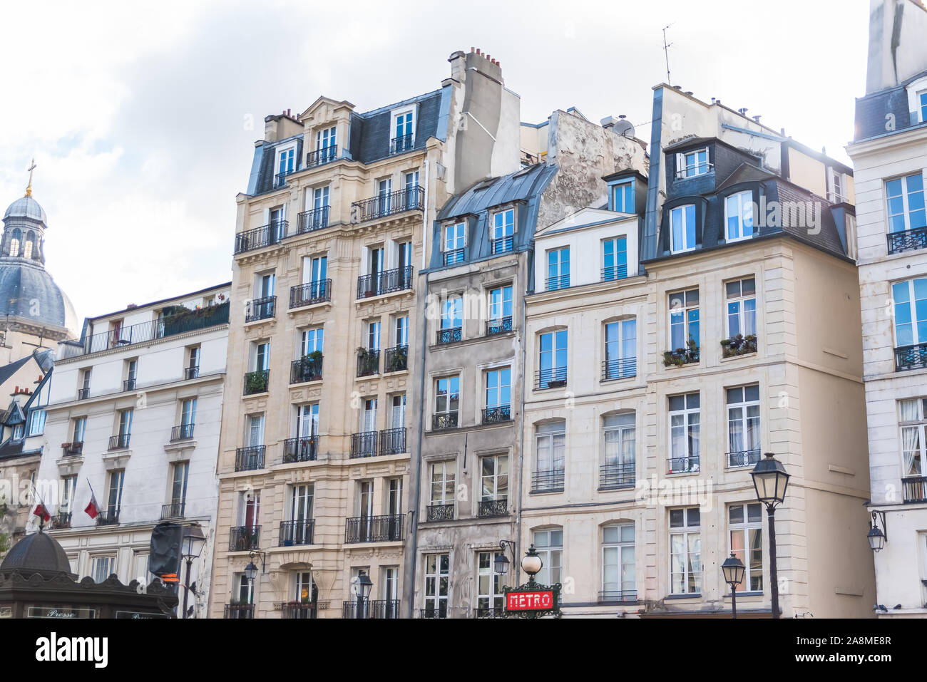 Typical Houses In Paris High Resolution Stock Photography and Images
