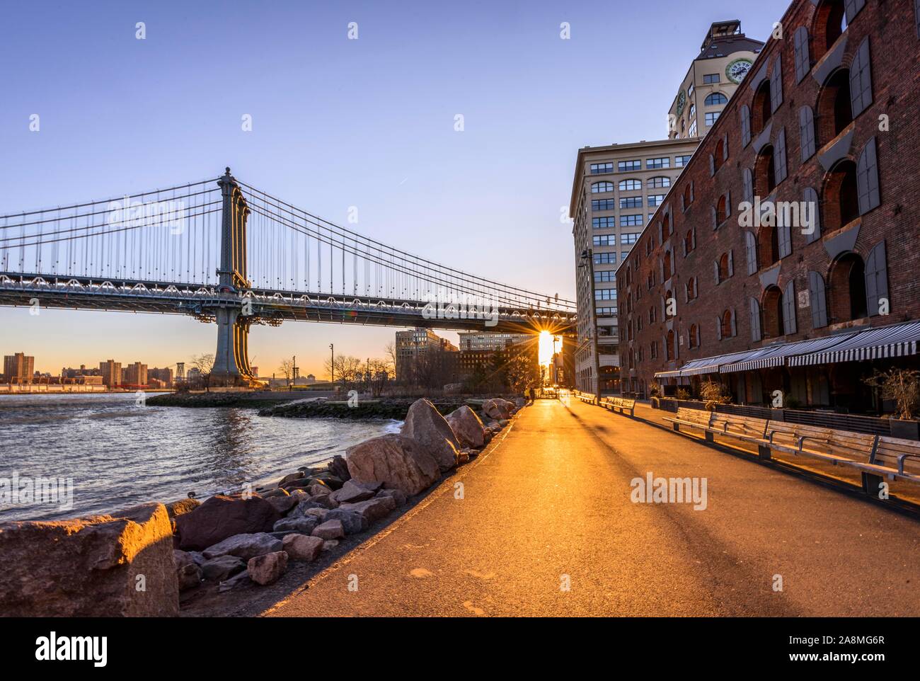 Manhattan Bridge in Backlight, Morning Sun, Sun Star, Sunrise, Empire