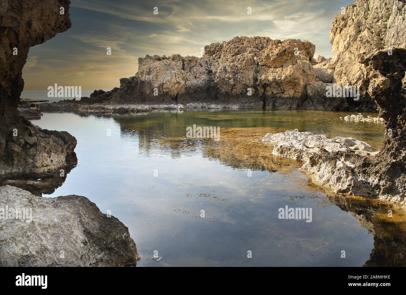Pool among rocks hi-res stock photography and images - Alamy