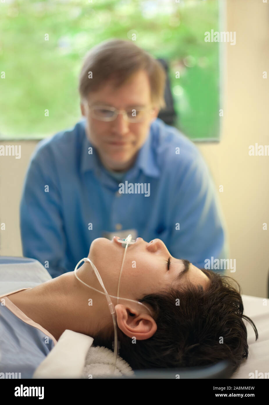 Patient breathing tube hires stock photography and images Alamy