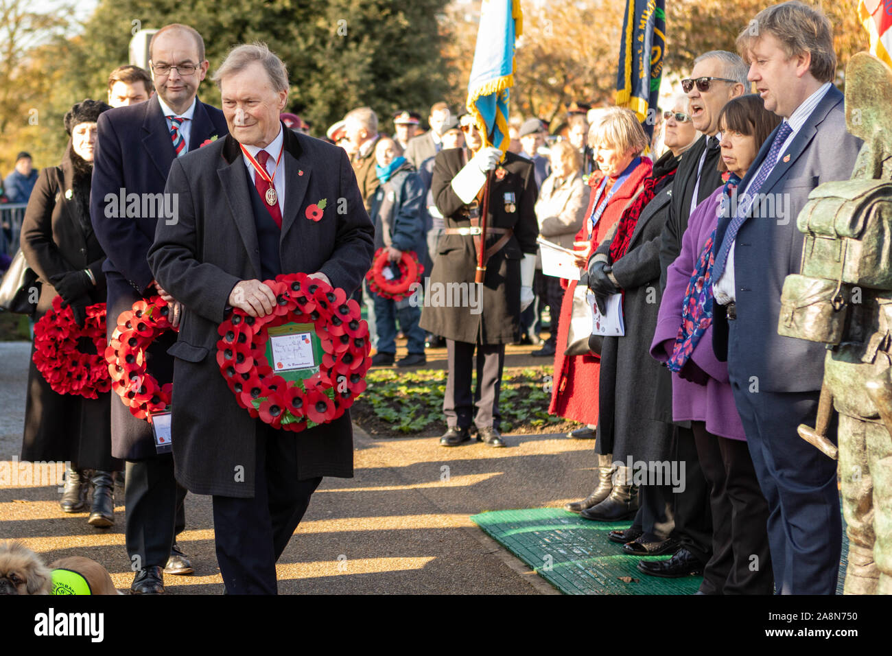 Southend on Sea, UK. 10th Nov, 2019. Sir David Amess and James Dudderidge lay wreaths at the war memorial. Remembrance Day Service at the Southend Cenotaph, Clifftown Parade, in front of the Lutyens designed war memorial. The service is attended by local dignitaries, including the Mayor Southend and both local MPs, Sir David Amess and James Dudderidge. Penelope Barritt/Alamy Live News Stock Photo