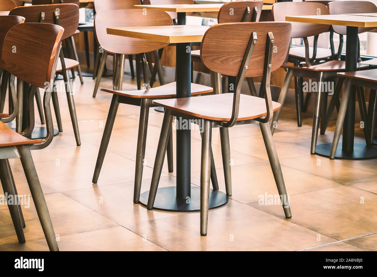 EMPTY TABLE TOP IN CAFE OR RESTAURANT, BACKDROP FOR FOOD AND DRINKS
