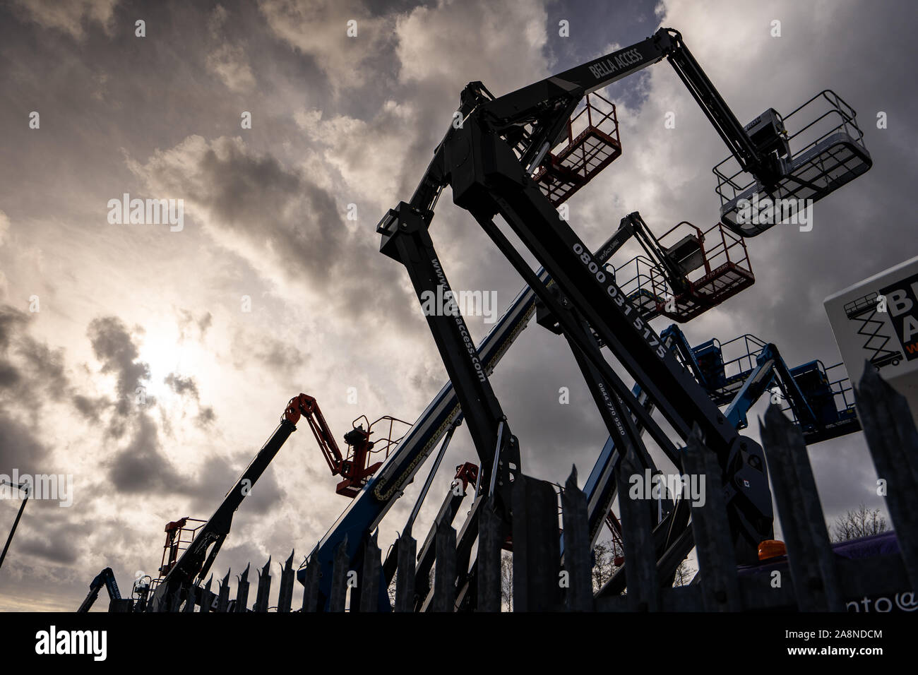 Manual lift lifts hi-res stock photography and images - Alamy