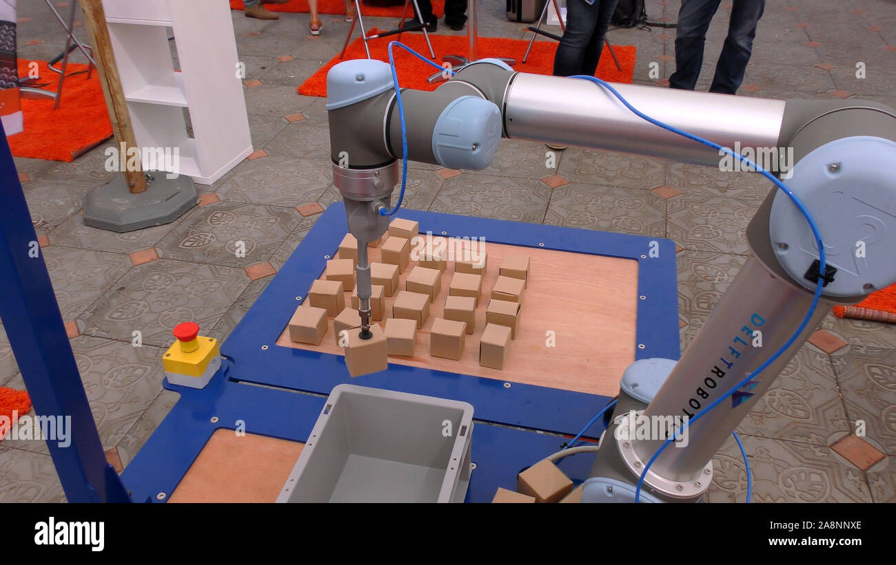 Delft Robotics presents their winner of Amazon Picking Challenge