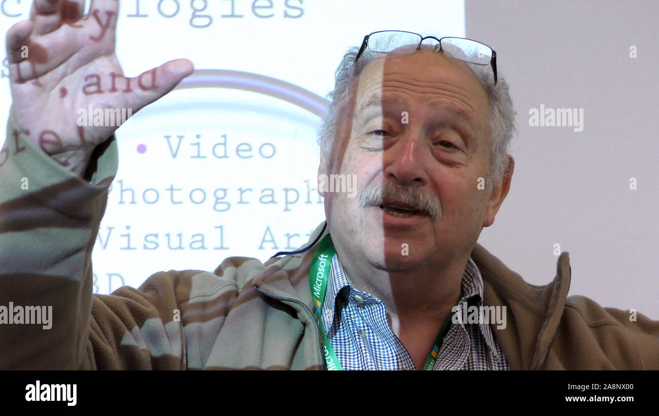 Entrepreneur and investor Yossi Vardi lectures about the development of ...