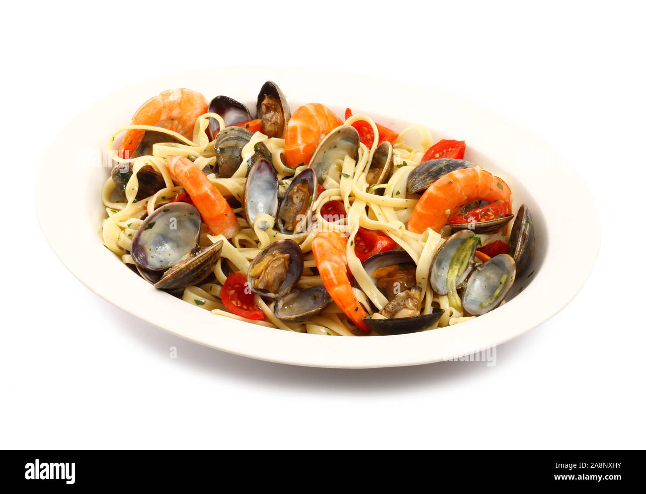original italian pasta with clams and prawns Stock Photo Alamy