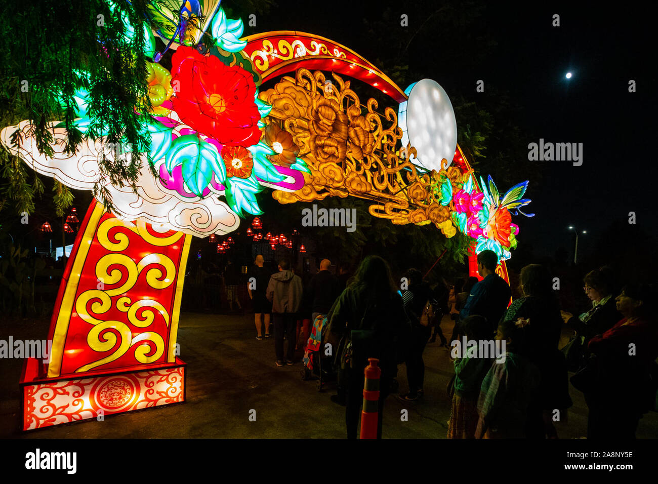 Los Angeles, USA. 9th Nov, 2019. People view light installations during the Moonlight Forest Magical Lantern Art Festival at the Los Angeles County Arboretum and Botanic Garden in Los Angeles, the United States, Nov. 9, 2019. Credit: Qian Weizhong/Xinhua/Alamy Live News Stock Photo