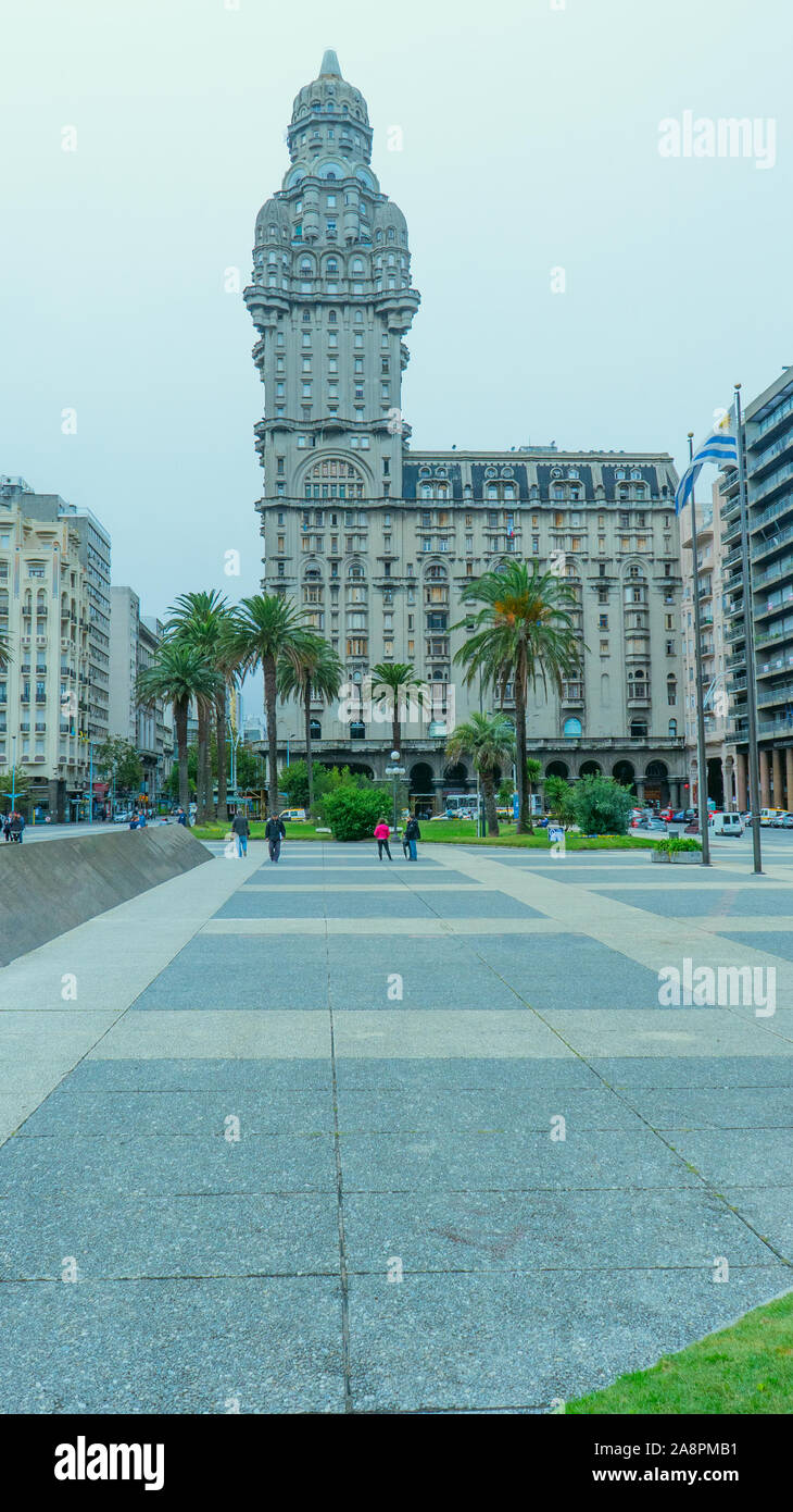 Plaza Indipencia in Montevideo, Uruguay Stock Photo