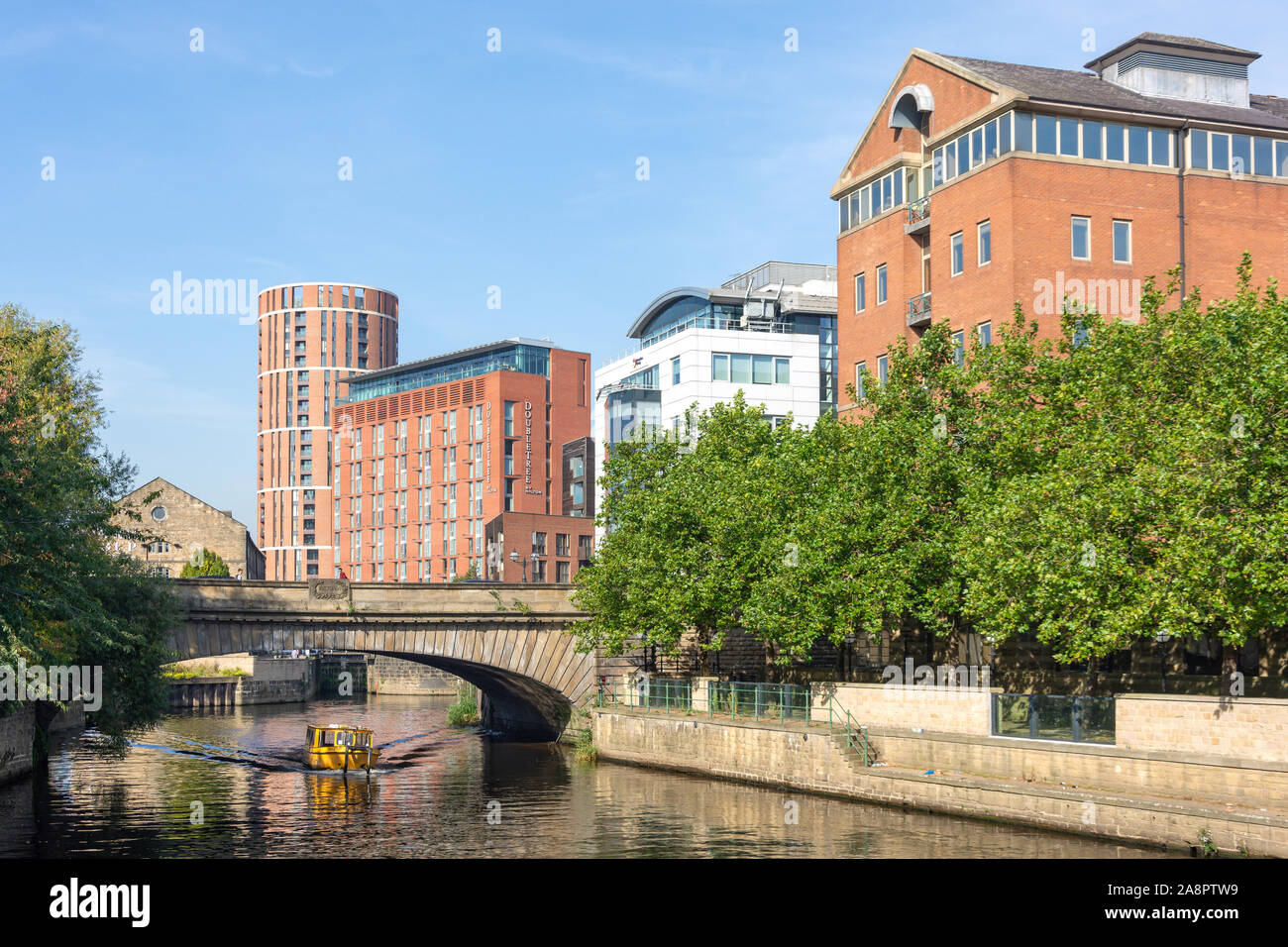 Victoria Bridge across River Aire, Leeds, West Yorkshire, England, United Kingdom Stock Photo