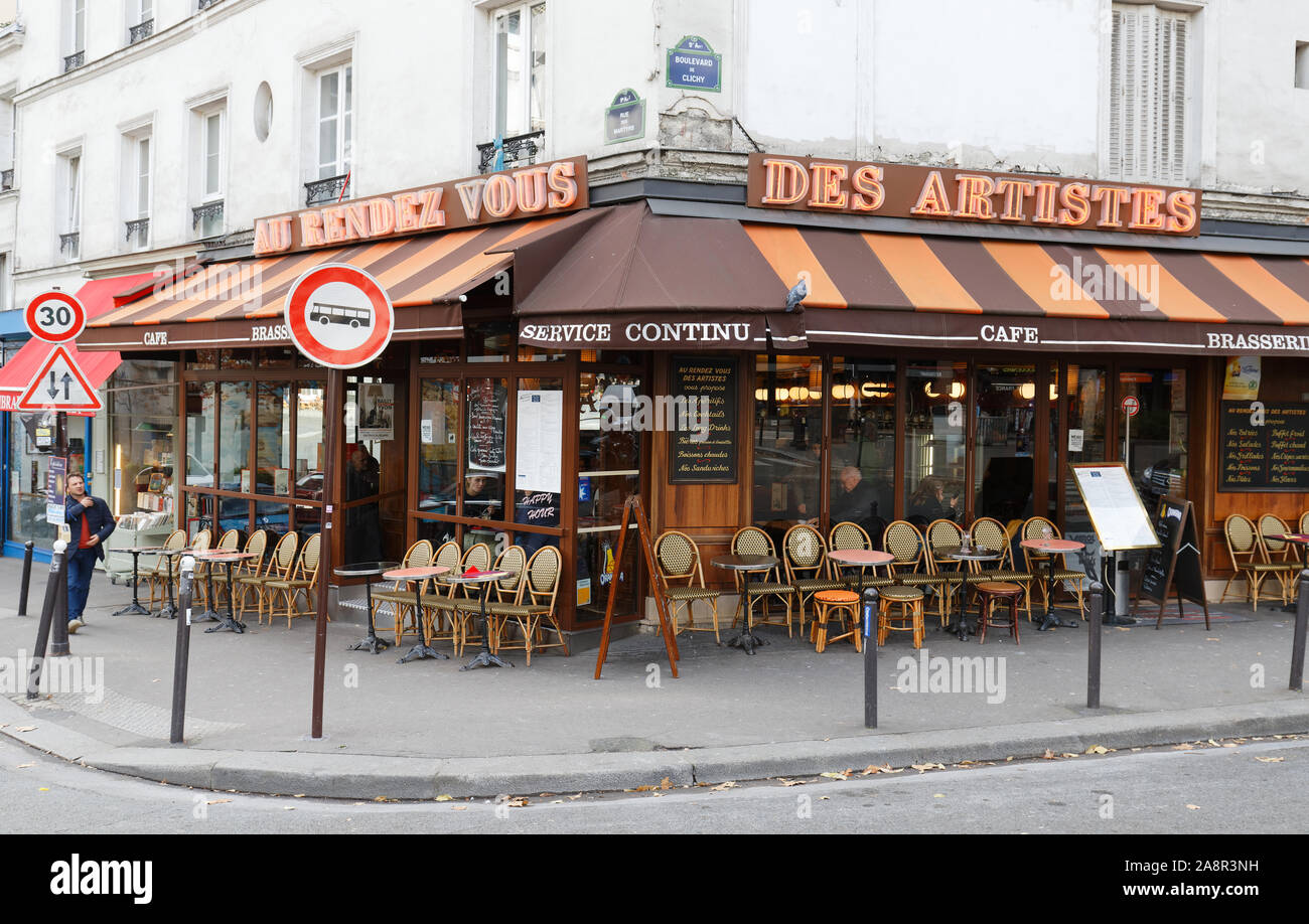 The traditional French cafe Au rendez vous des artists located in the