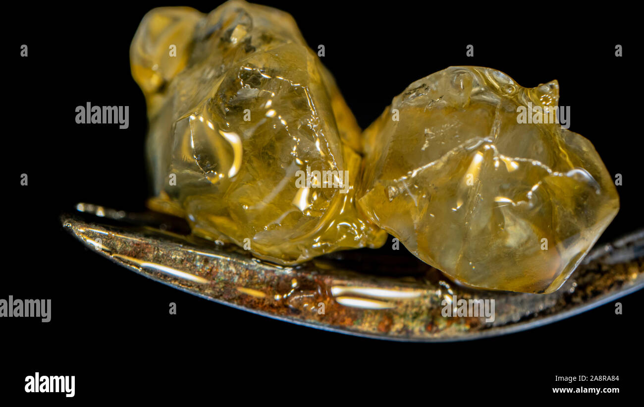 THCa diamonds in a rich terpene sauce, and a titanium Happy Daddy dab