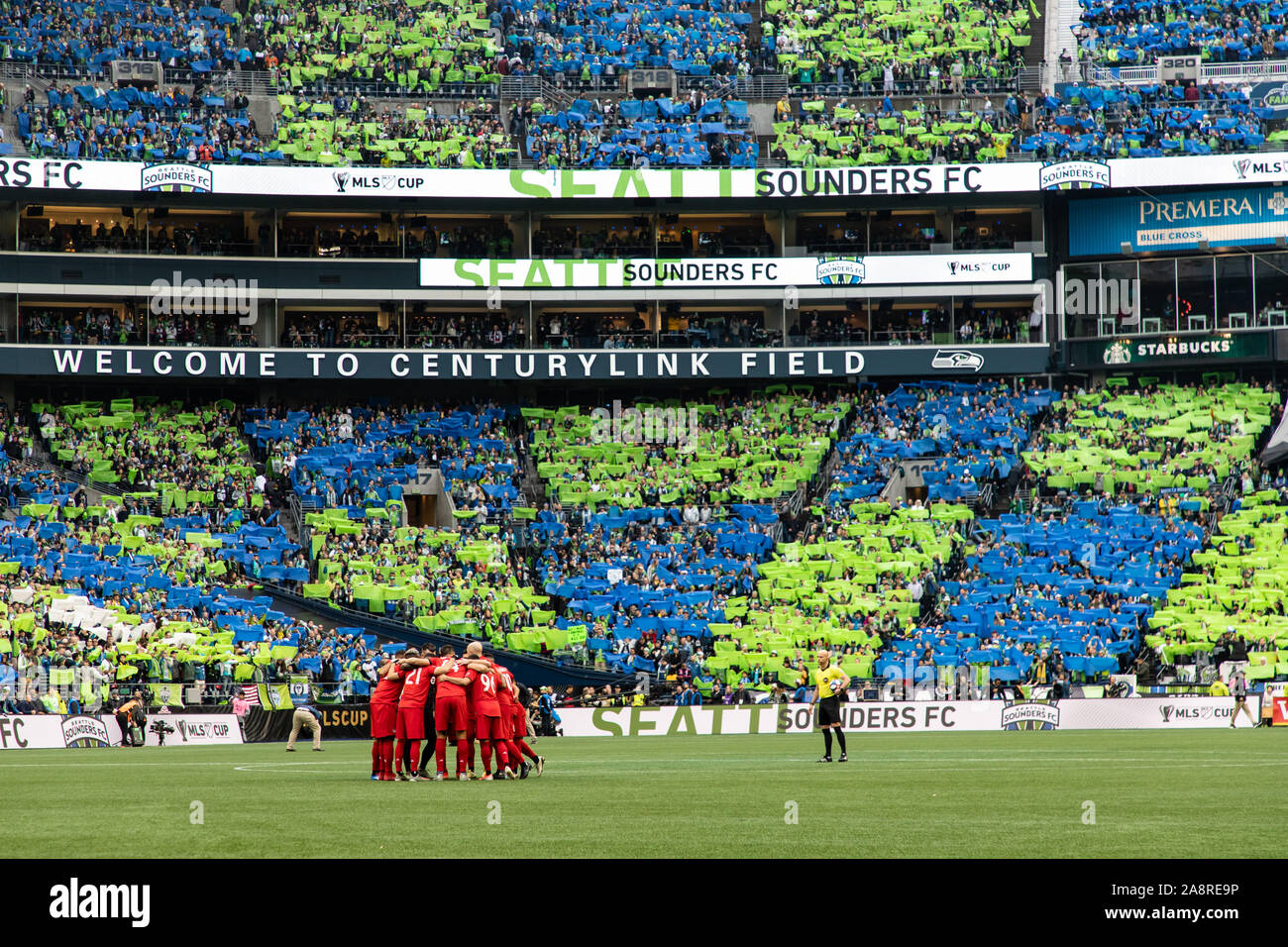 Seattle, USA. 10th Nov, 2019. Seattle tifo in the MLS Cup Final had the entire stadium involved. Credit: Ben Nichols/Alamy Live News Stock Photo