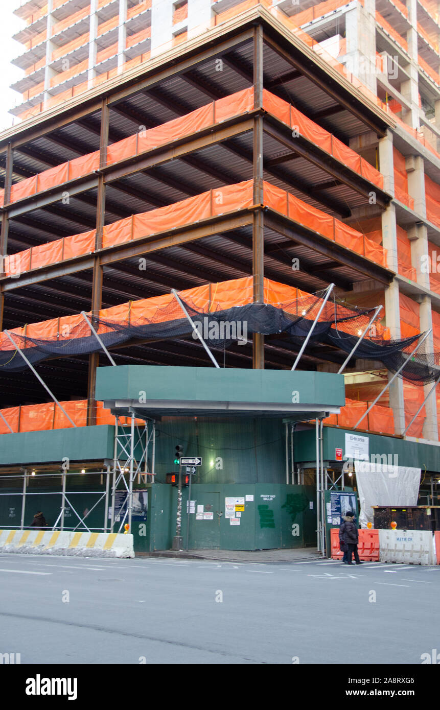 New york building scaffolding hi-res stock photography and images - Alamy
