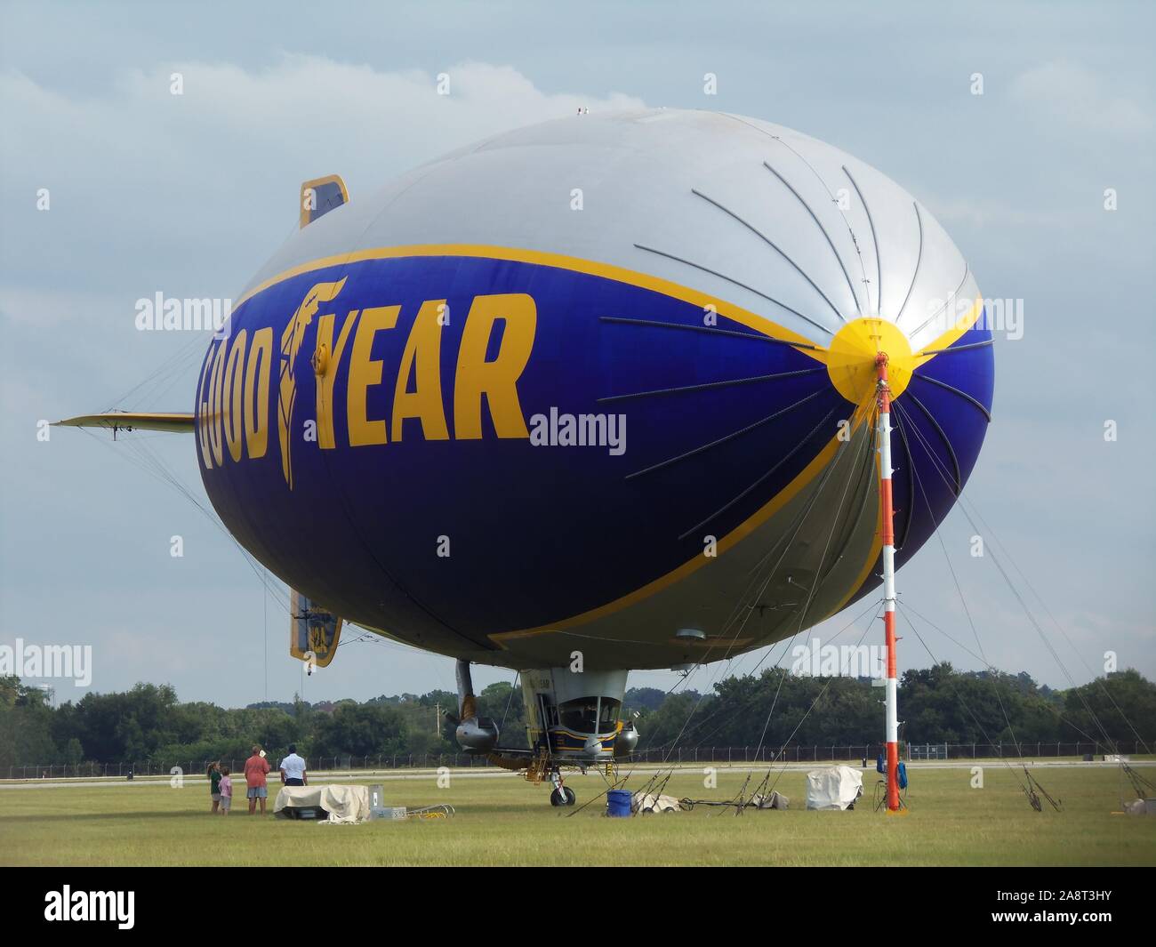 Goodyear blimps hires stock photography and images Alamy