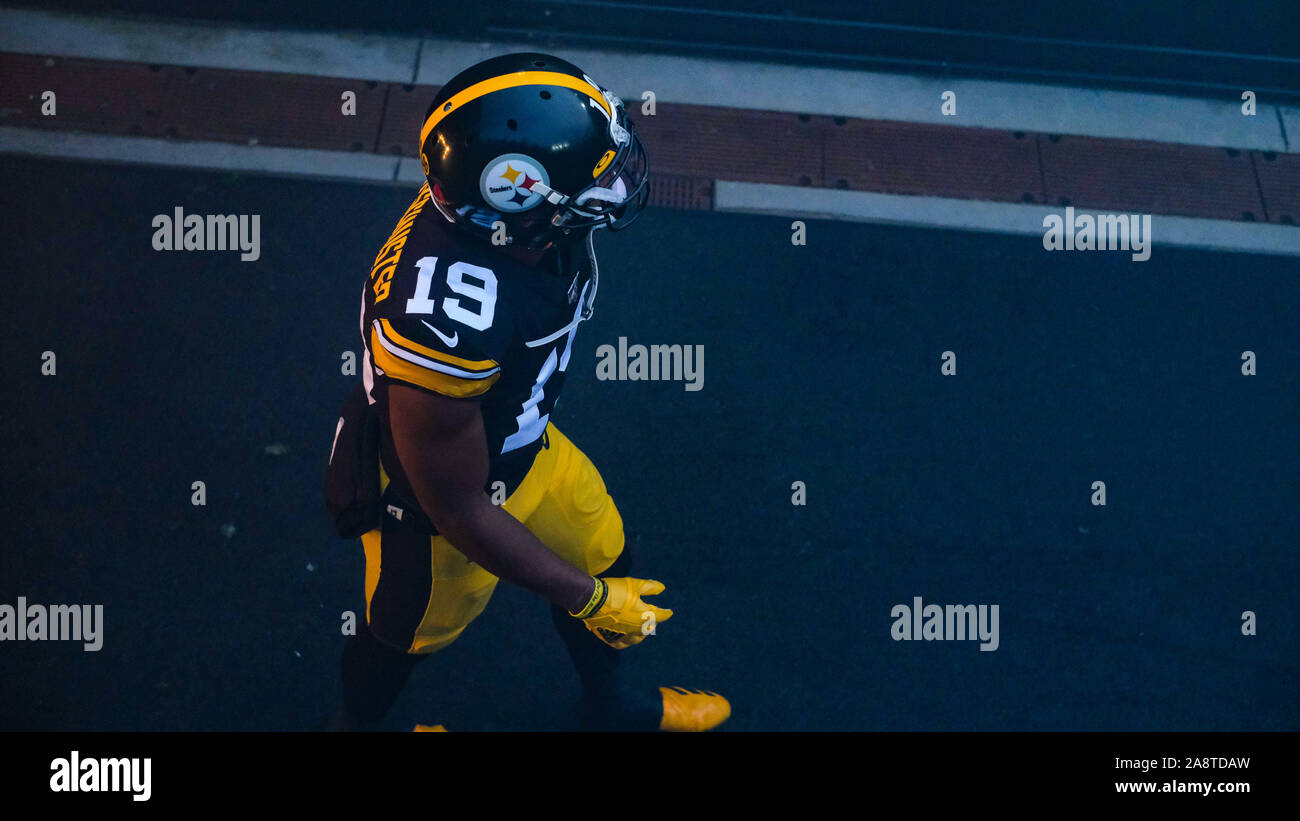 Pittsburgh, PA, USA. 10th Nov, 2019. JuJu Smith-Schuster #19 during the Pittsburgh Steelers vs Los Angeles Rams at Heinz Field in Pittsburgh, PA. Jason Pohuski/CSM/Alamy Live News Stock Photo