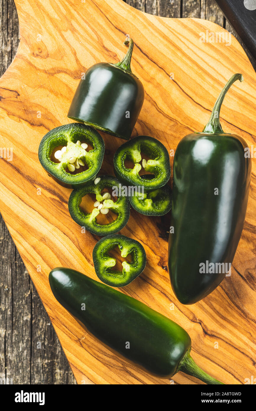 Cutting chilli pepper hi-res stock photography and images - Alamy