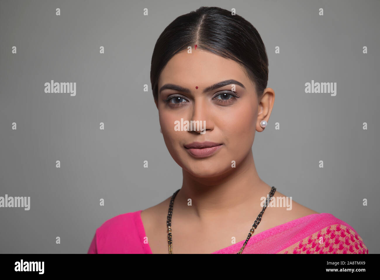 Portrait of a young woman in saree Stock Photo - Alamy