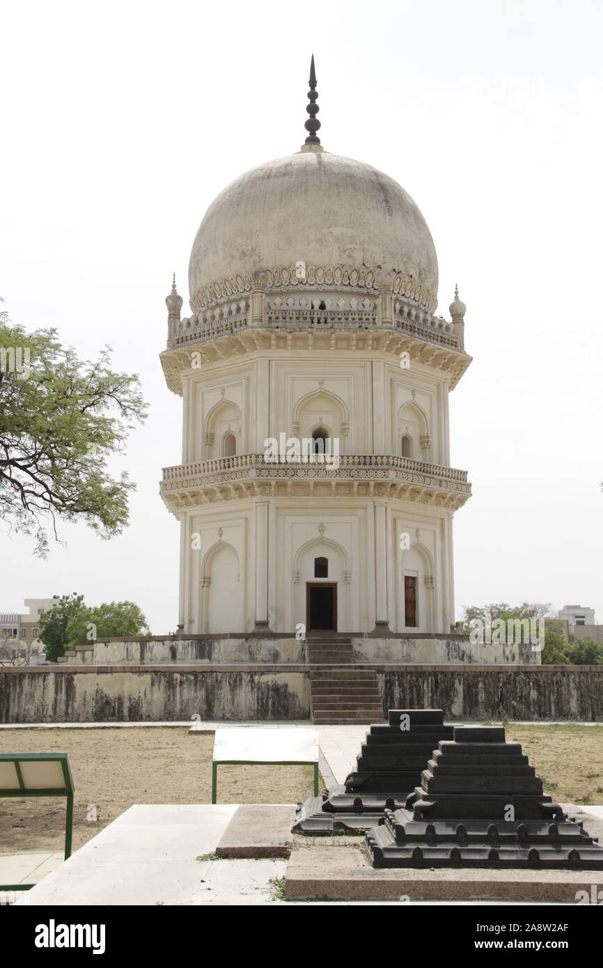 Tombs of qutb shahi dynasty hi-res stock photography and images - Alamy