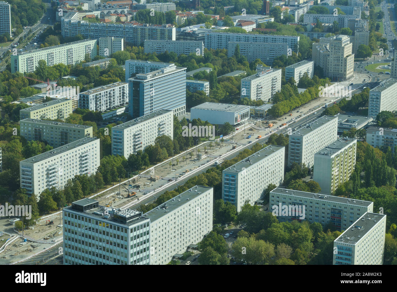 Stadtansicht Luftbild, Plattenbauten, Karl-Marx-Allee, Mitte, Berlin, Deutschland Stock Photo
