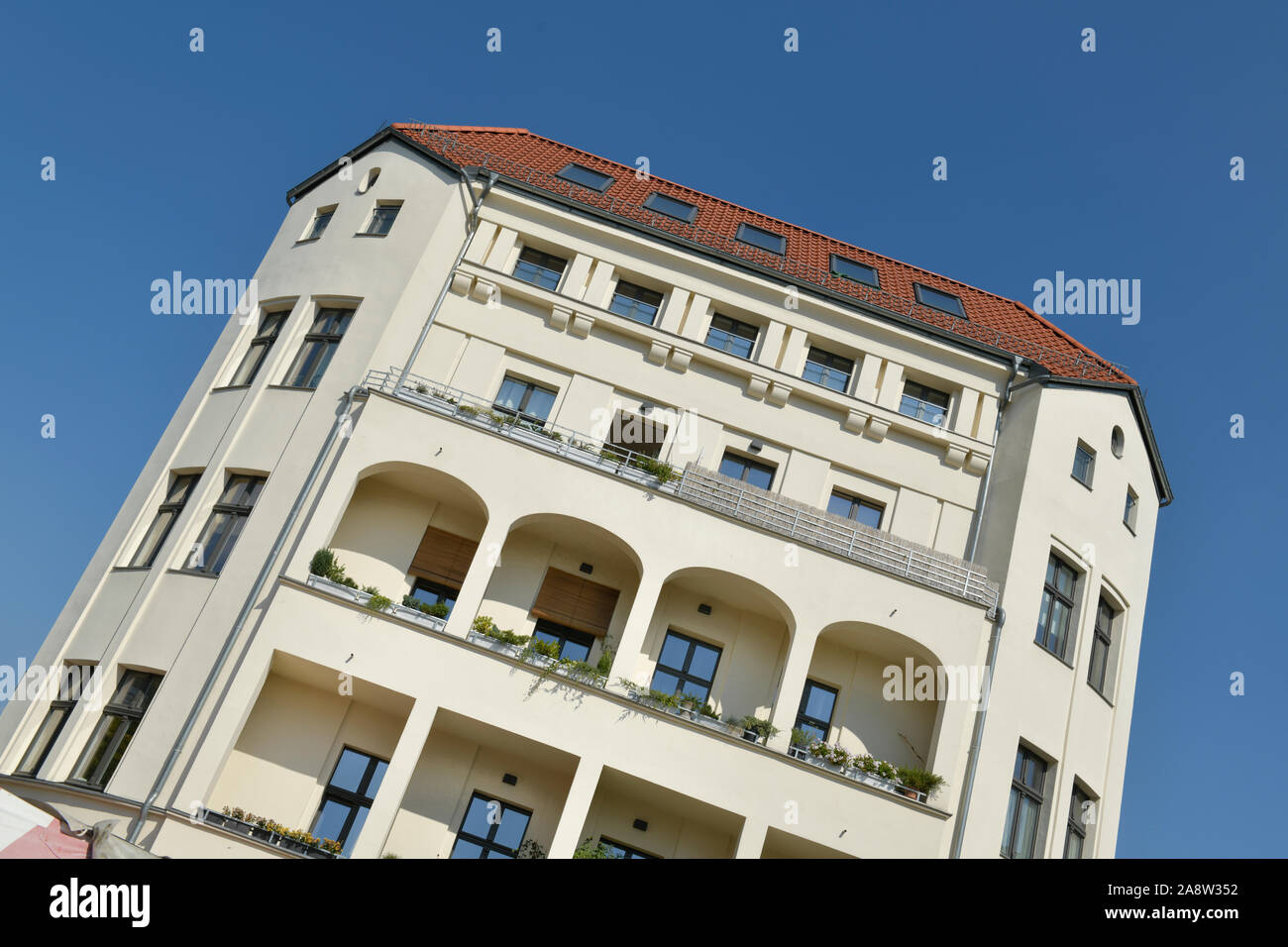 Wohnhaus, Caligariplatz, Weißensee, Pankow, Berlin, Deutschland Stock Photo