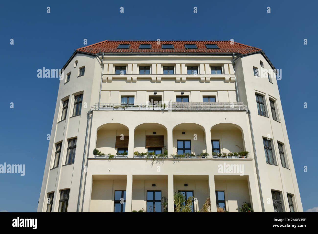 Wohnhaus, Caligariplatz, Weißensee, Pankow, Berlin, Deutschland Stock Photo