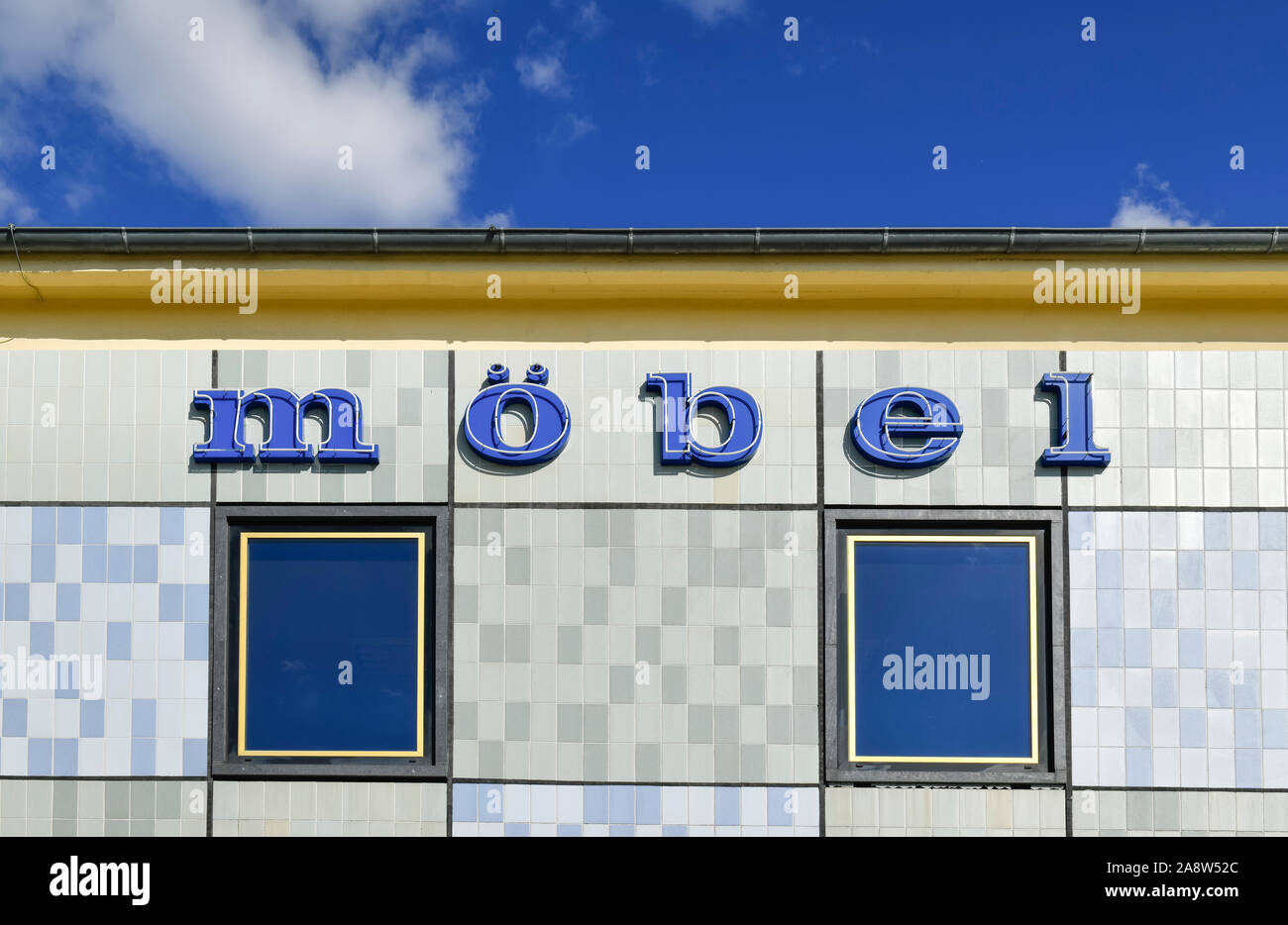 Schriftzug Möbel, Möbelgeschäft, Lindenallee, Eisenhüttenstadt