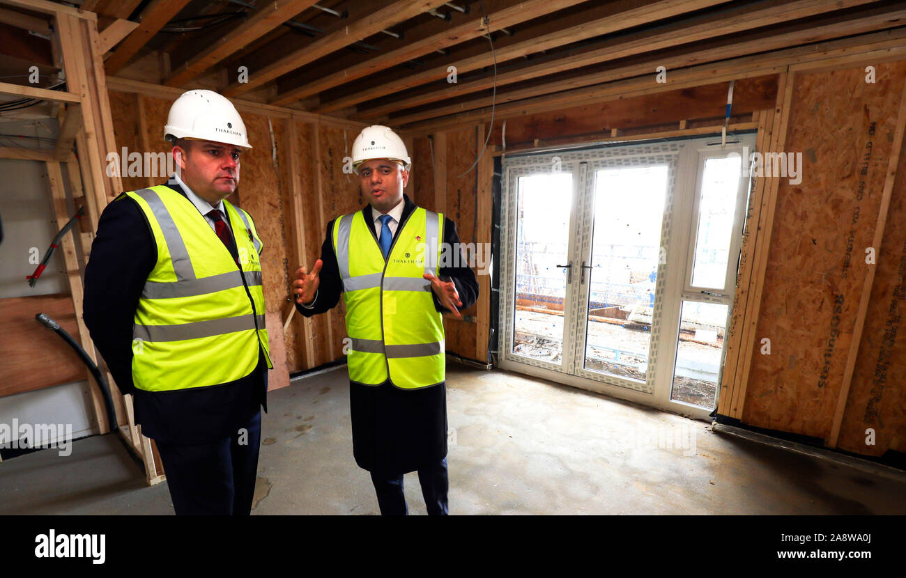 To the woodgate housing estate near crawley hires stock photography