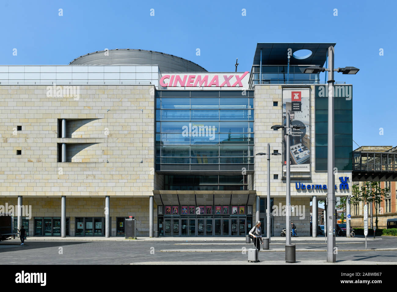 Übermaxx und Cinemaxx, Bahnhofsplatz, Bremen, Deutschland Stock Photo
