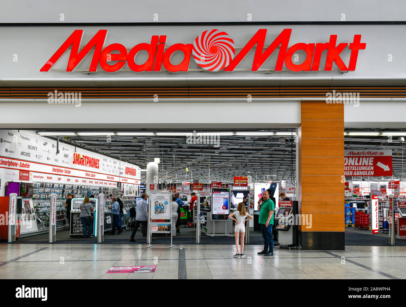 onbekend Niet doen op vakantie Media Markt, Einkaufszentrum Waterfront, AG-Weser-Straße, Gröpelingen,  Bremen, Deutschland Stock Photo - Alamy