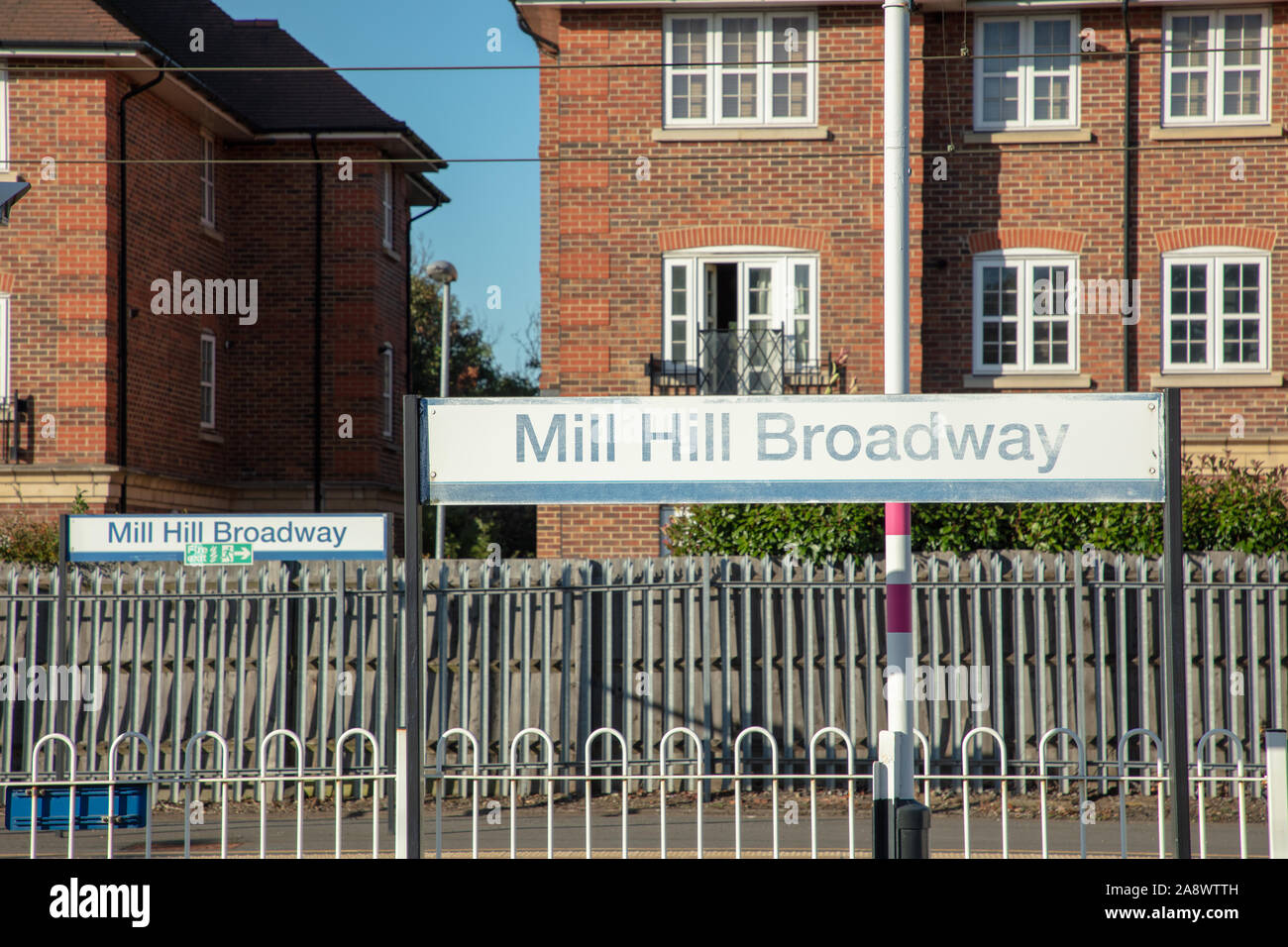 Mill hill railways station hires stock photography and images Alamy