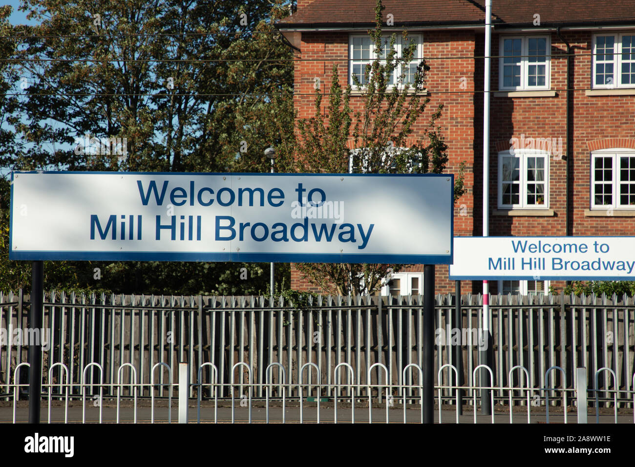 Thameslink mill hill station hires stock photography and images Alamy