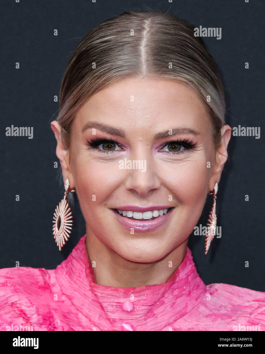 Ariana Madix arrives at the 2019 E! People's Choice Awards held at