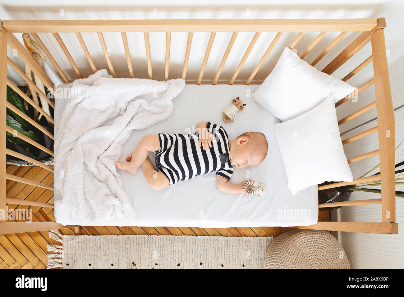 baby sleeping cot bed