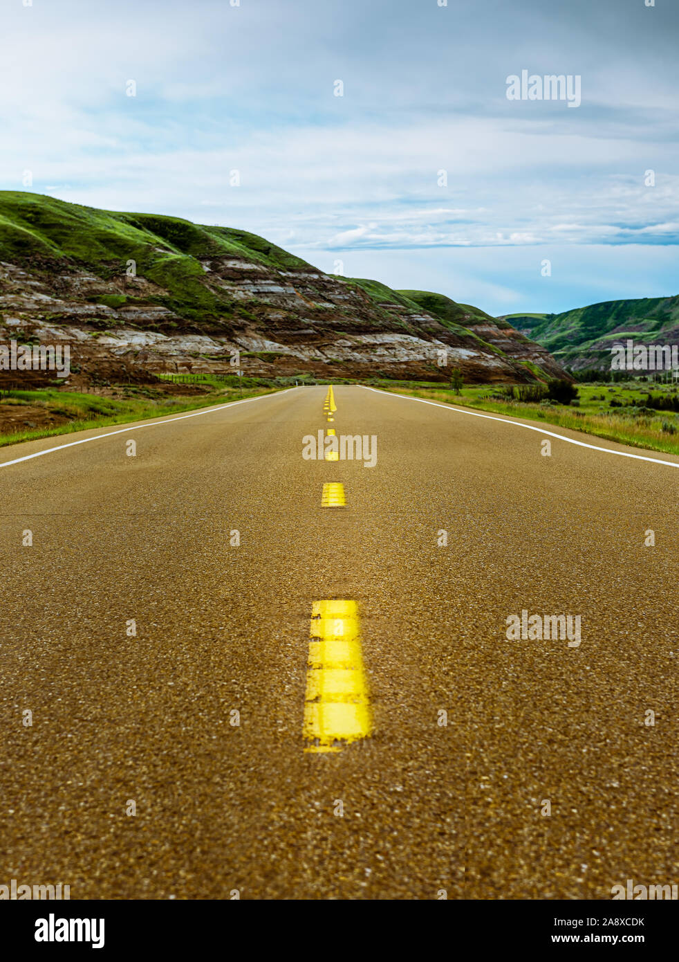 Middle of the road - Center Lane Drumheller, Alberta, Canada Stock Photo