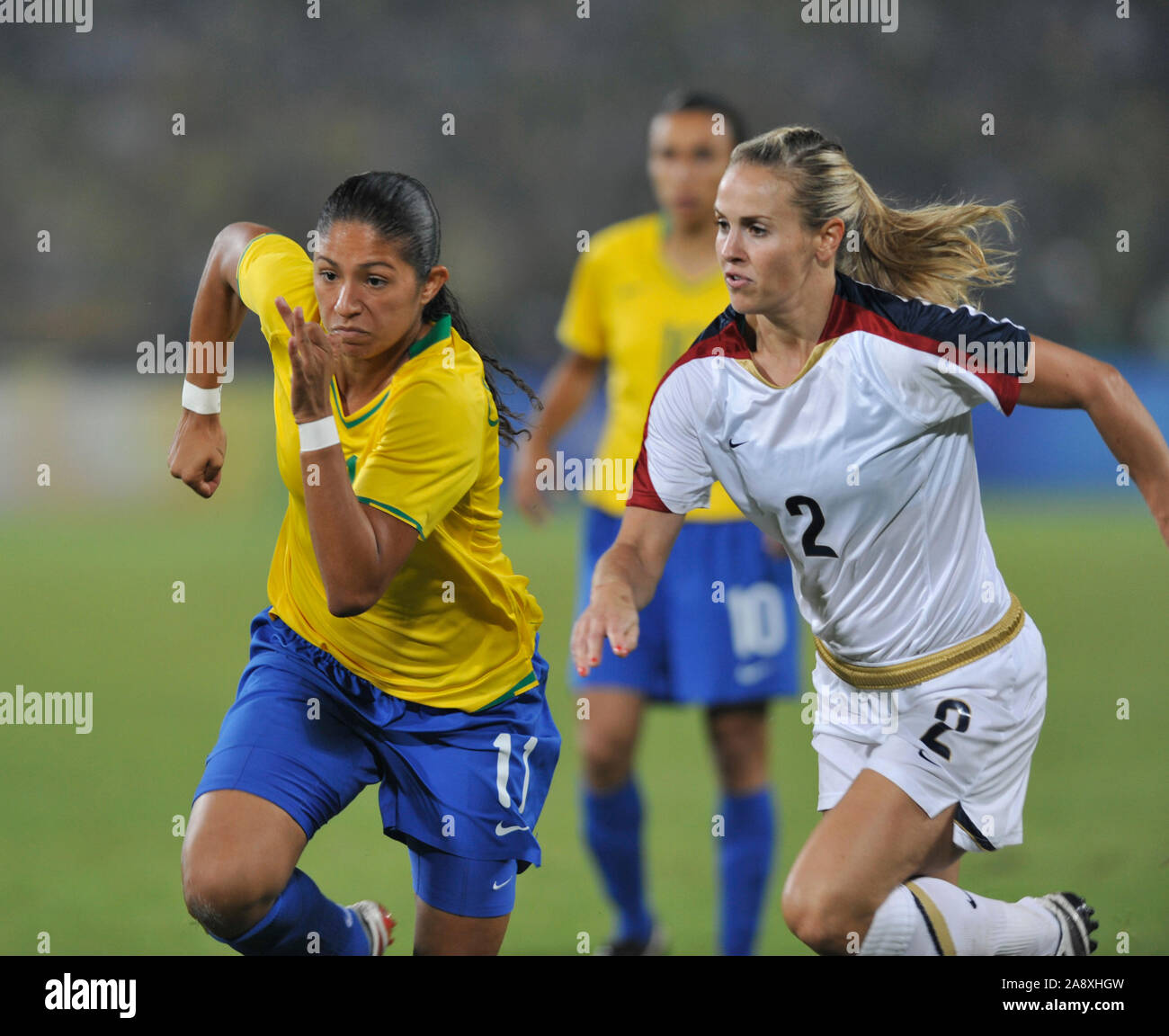 sport no bra