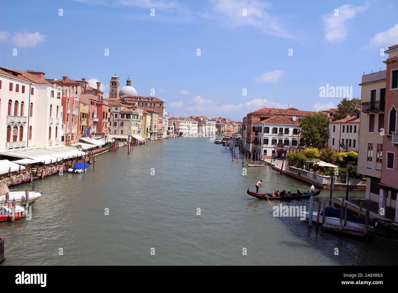 Venice boat canal speed hi-res stock photography and images - Alamy