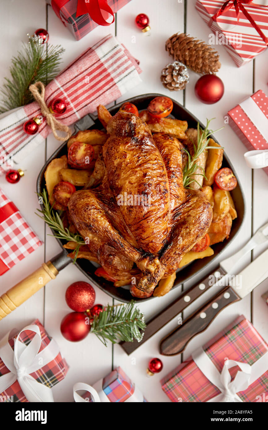 tiptoe ROASTED WHOLE CHICKENクリスマスオブジェクト Roasted whole chicken christmas decoration hi-res stock