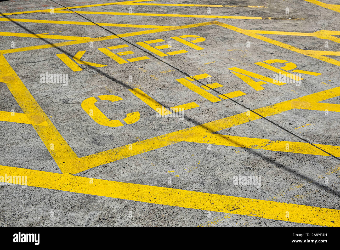 Yellow keep clear road sign hi-res stock photography and images - Alamy