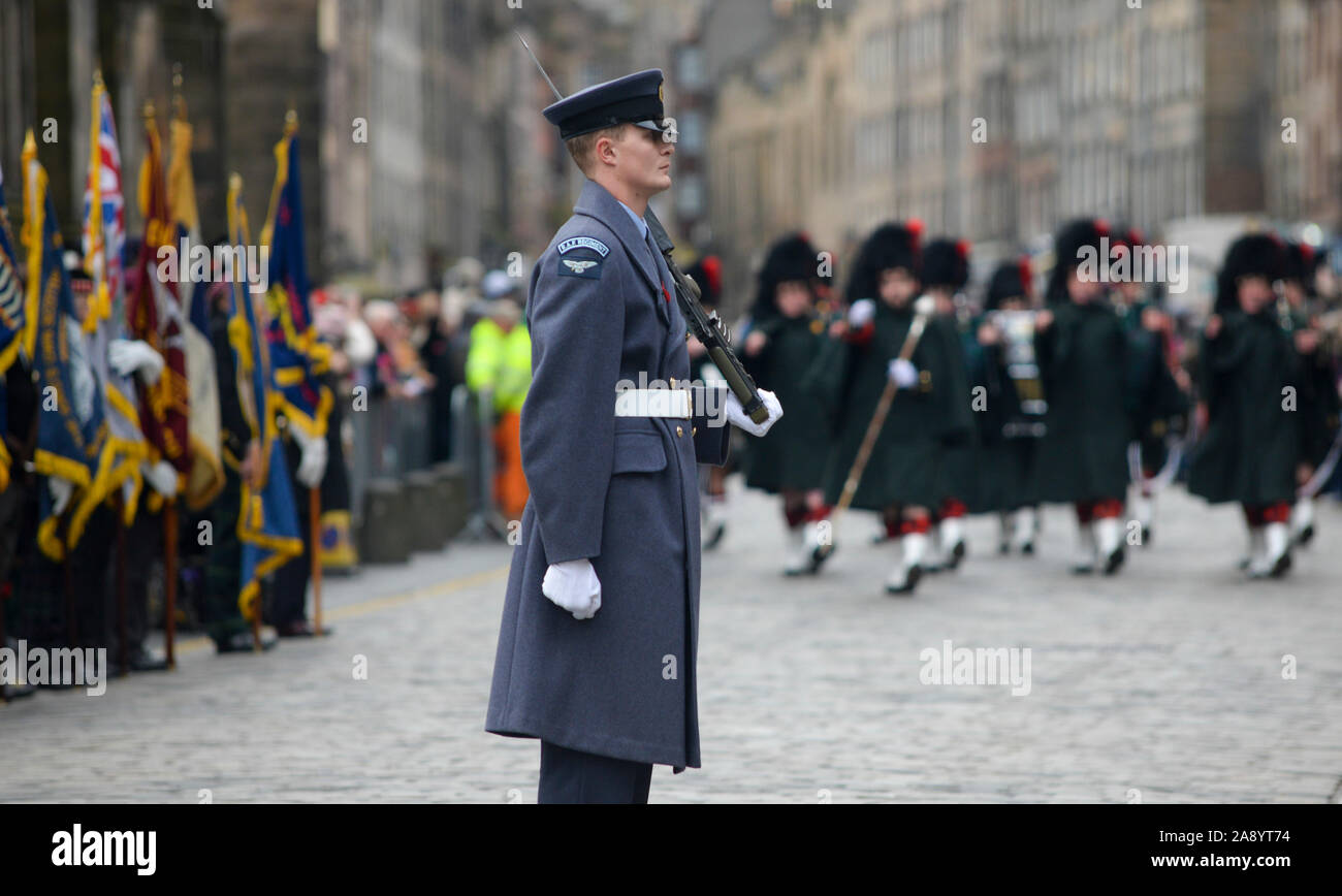 RAF Regiment Gunner on parade during the 2019 Act of Remembrance on the Royal Mile, Edinburgh Stock Photo