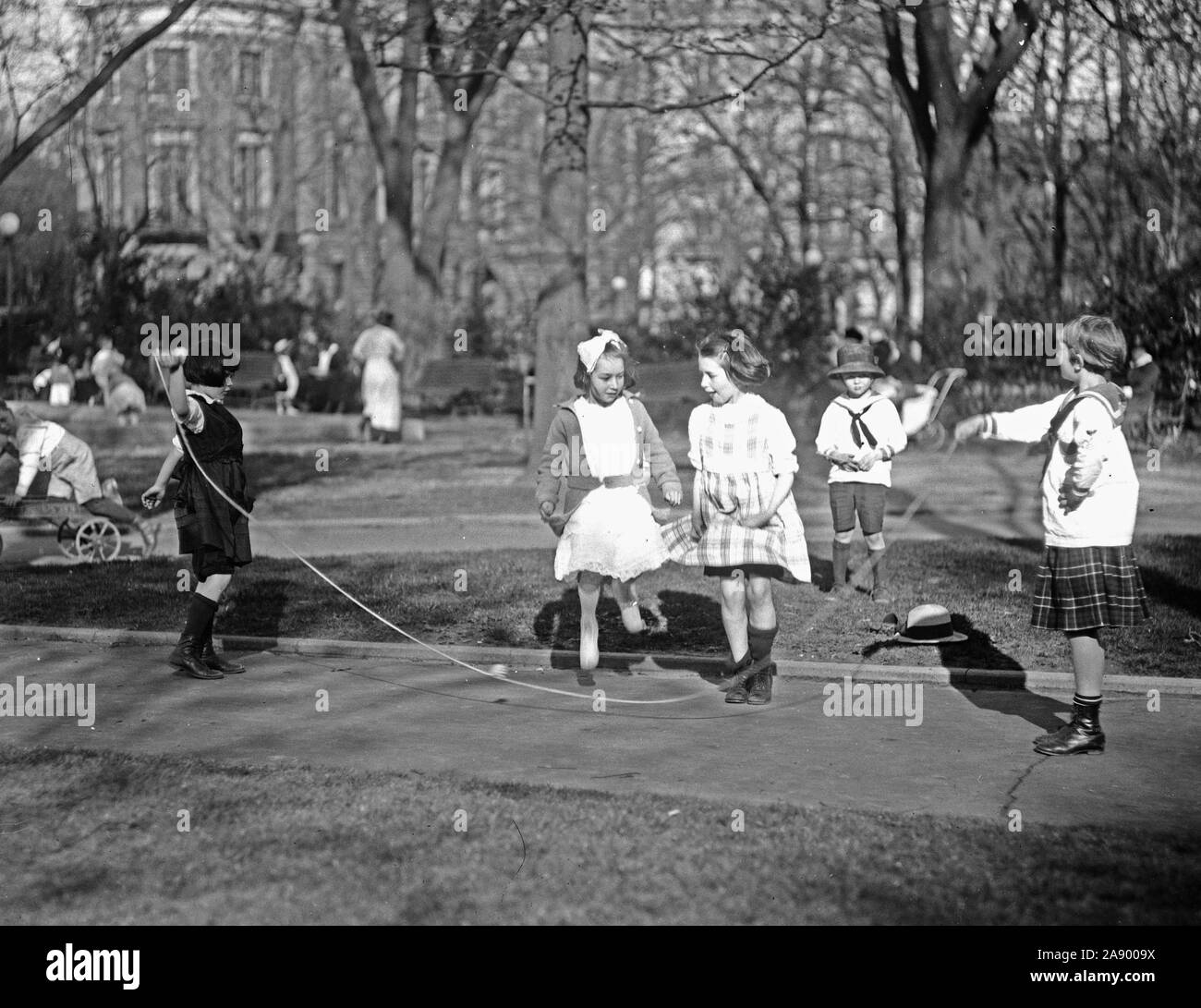 Early 1900s children playing Black and White Stock Photos & Images Alamy