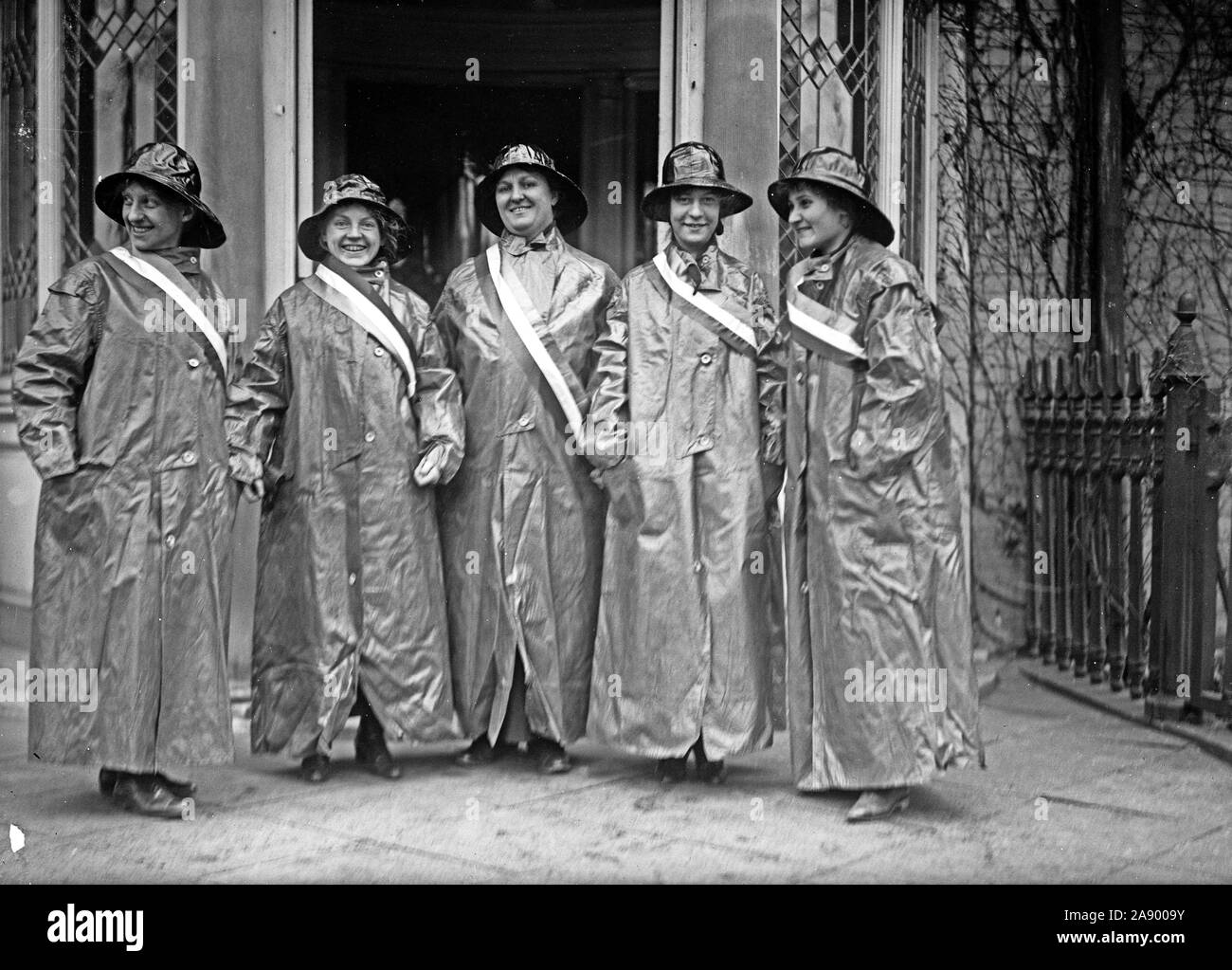 Woman suffrage picketers ca. 1917 Stock Photo