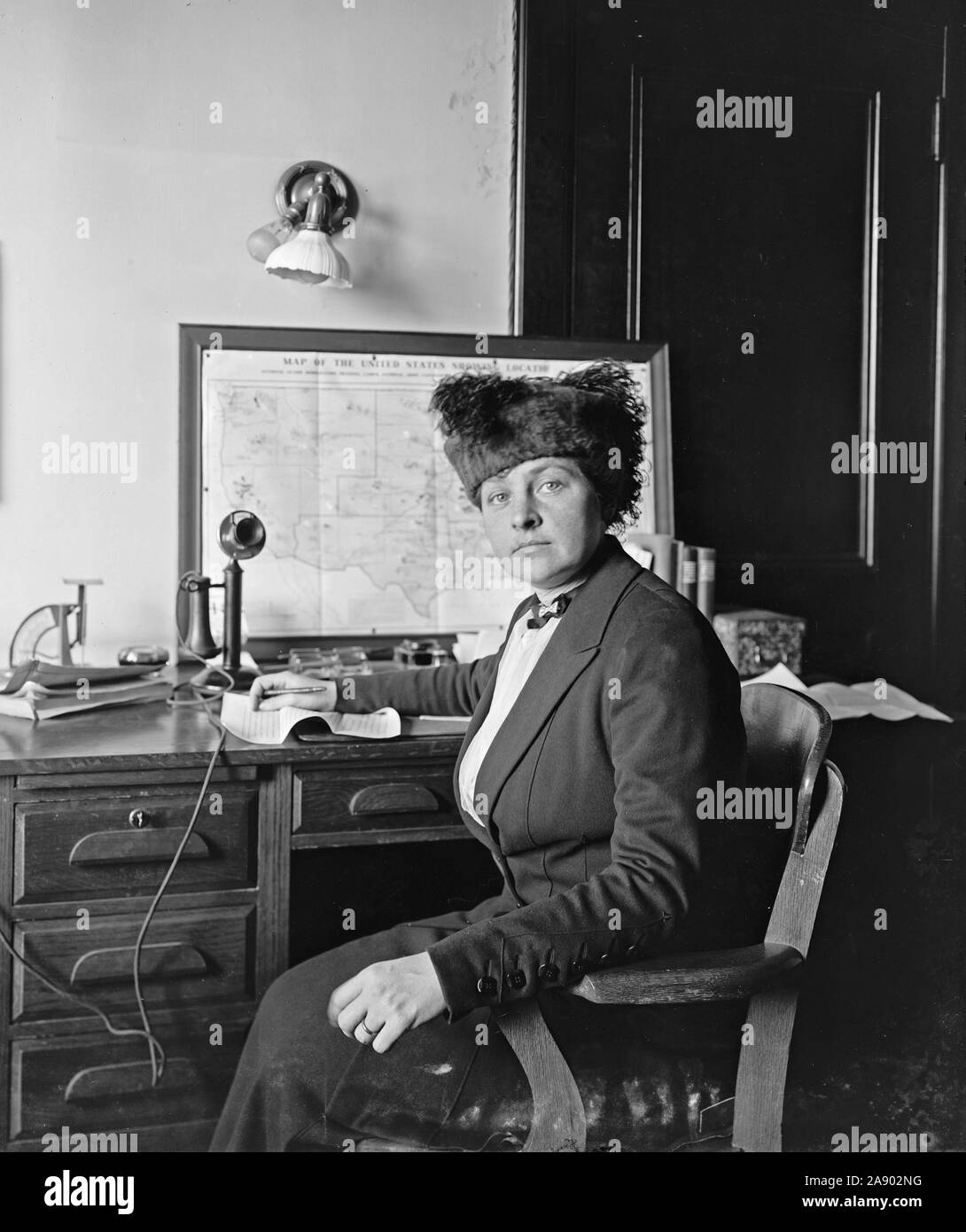 1910 telephone hi-res stock photography and images - Alamy