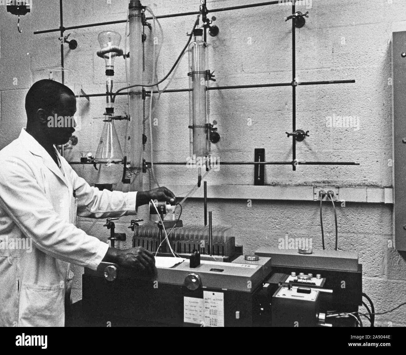 Separating antibodies from other proteins ca. 1969 Stock Photo