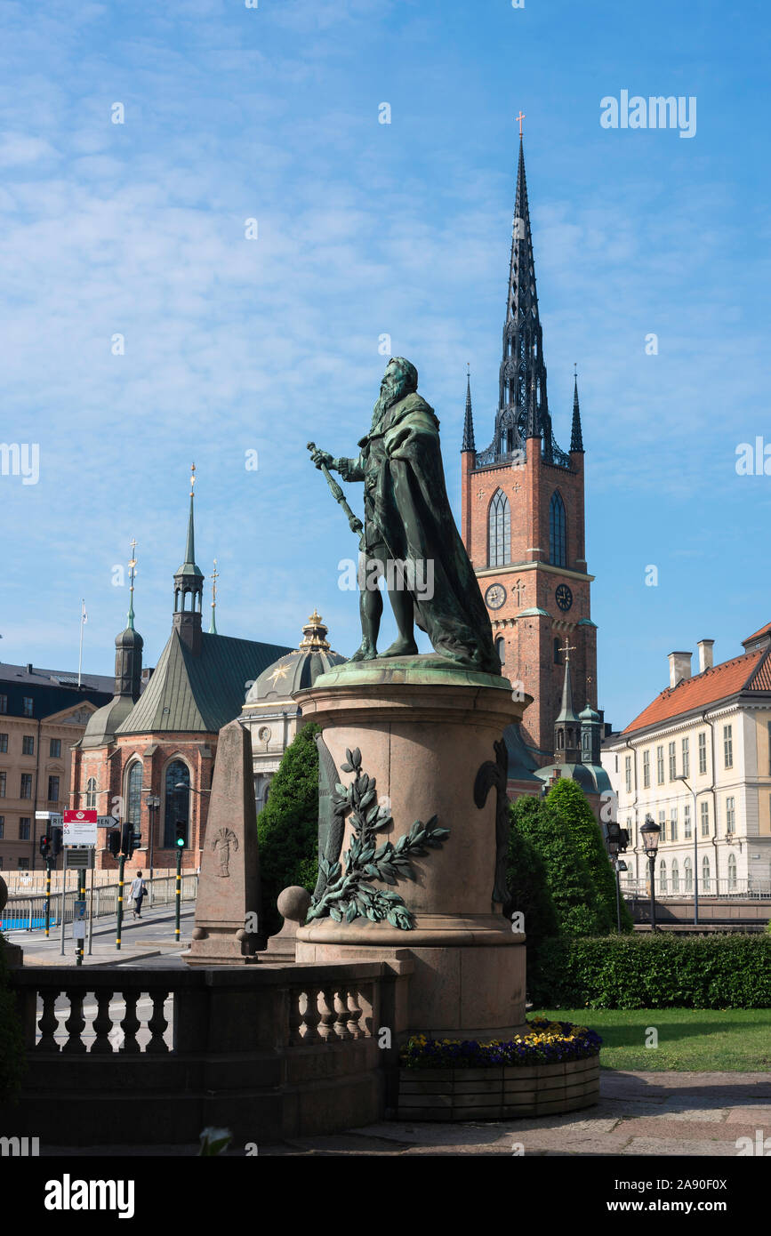 Gustav I Sweden, view of the statue of Gustav I King of Sweden, also known as Gustav Vasa, sited in front of the Riddarhuset, Gamla Stan, Stockholm. Stock Photo
