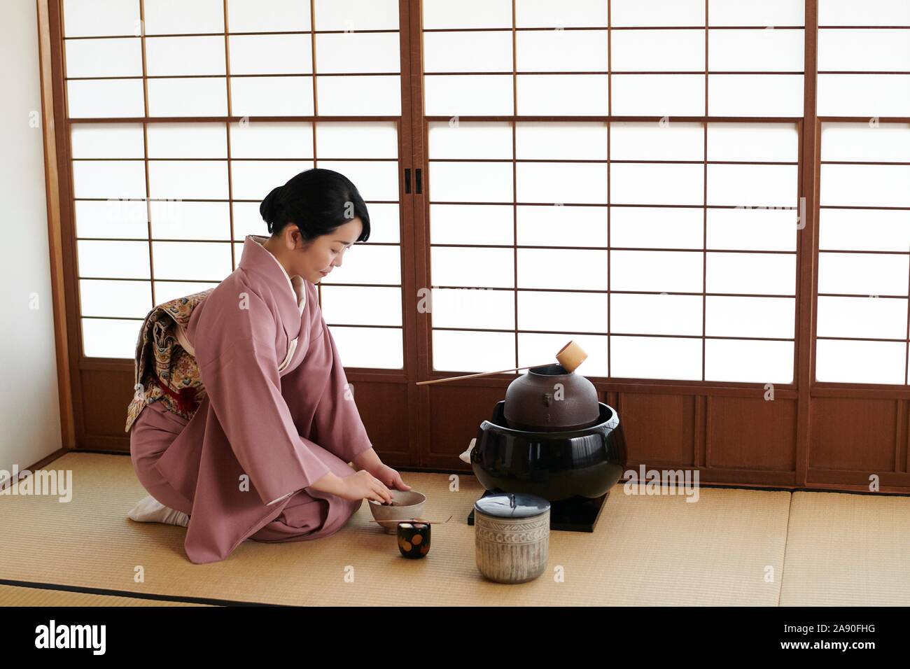Japanese traditional tea ceremony Stock Photo - Alamy