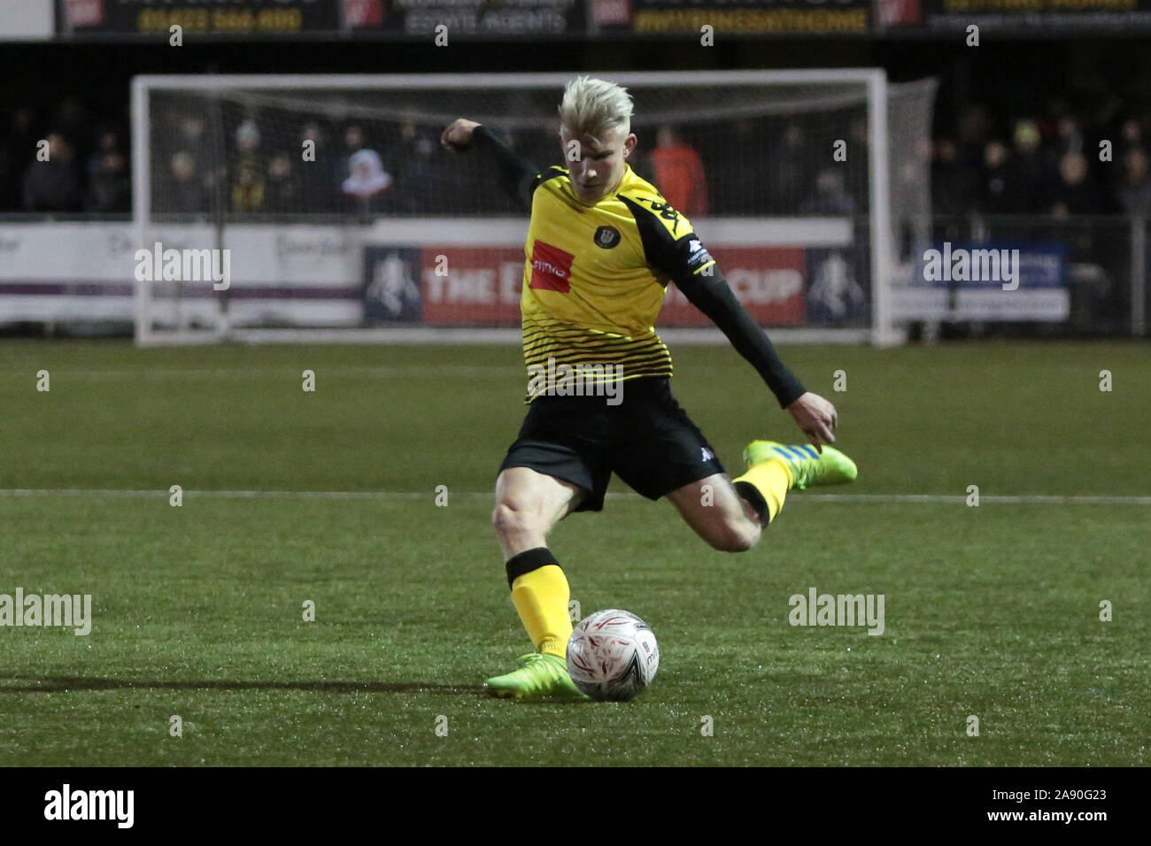 HARROGATE, ENGLAND - NOVEMBER 11TH George Smith of Harroigate punts the ball forward during the FA Cup 1st round match between Harrogate Town and Portsmouth at Wetherby Road, Harrogate on Monday 11th November 2019. (Credit: Harry Cook | MI News) Photograph may only be used for newspaper and/or magazine editorial purposes, license required for commercial use Credit: MI News & Sport /Alamy Live News Stock Photo