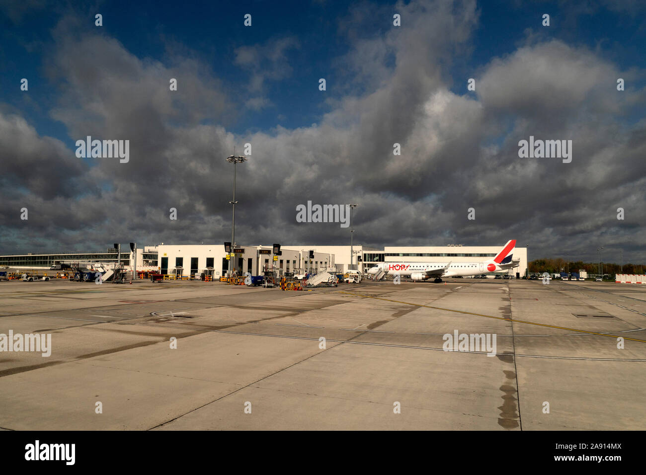 PARIS, FRANCE - NOVEMBER 7 2019 - Vharles de Gaulle CDG airport landing and working zone air france terminal Stock Photo